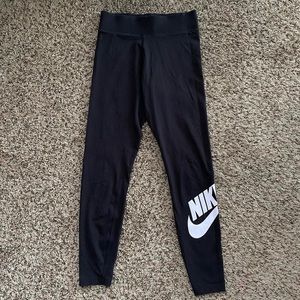 nike leggings with logo on leg